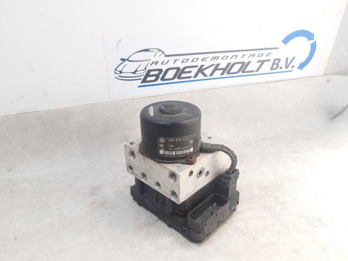 Gebruikte ABS Pomp Volkswagen Polo III (6N2) 1.9 SDI Prijs € 35,00 Margeregeling aangeboden door Boekholt autodemontage B.V