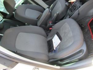 Gebruikte Stoel rechts Seat Ibiza ST (6J8) 1.2 TDI Ecomotive Prijs € 100,00 Margeregeling aangeboden door Boekholt autodemontage B.V