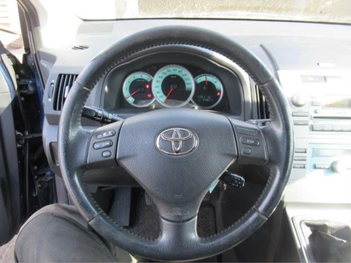 Gebruikte Subframe Toyota Corolla Verso (R10/11) 2.2 D-4D 16V Prijs € 75,00 Margeregeling aangeboden door Boekholt autodemontage B.V