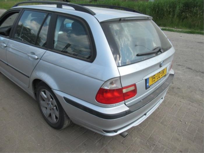 Portier 4Deurs links-voor van een BMW 3 serie Touring (E46/3) 318i 16V 2002