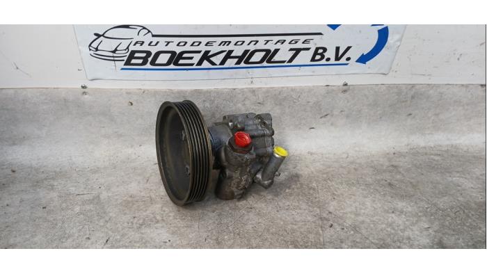 Gebruikte Pomp Servo Fiat Bravo (182A) 1.4 S,SX 12V Prijs € 45,00 Margeregeling aangeboden door Boekholt autodemontage B.V