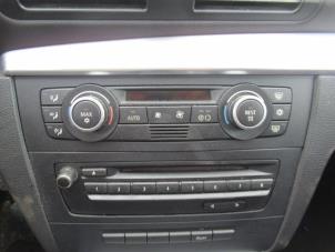 Gebruikte Radiobedienings paneel BMW 1 serie (E87/87N) 118i 16V Prijs € 50,00 Margeregeling aangeboden door Boekholt autodemontage B.V