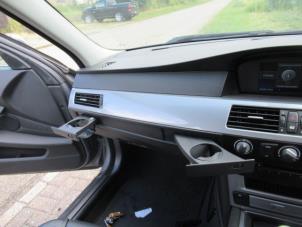 Gebruikte Bekerhouder BMW 5 serie (E60) 520d 16V Edition Fleet Prijs € 40,00 Margeregeling aangeboden door Boekholt autodemontage B.V