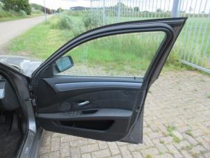 Gebruikte Airbag portier 4Deurs rechts-voor BMW 5 serie (E60) 520d 16V Edition Fleet Prijs € 75,00 Margeregeling aangeboden door Boekholt autodemontage B.V