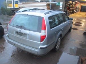 Gebruikte Schokbreker rechts-achter Ford Mondeo III Wagon 2.0 16V Prijs € 45,00 Margeregeling aangeboden door Boekholt autodemontage B.V