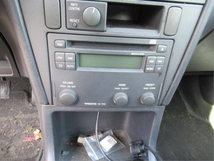 Radio CD Speler van een Volvo S40 (VS) 1.8 16V 2001