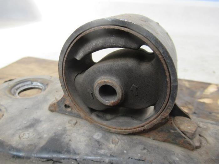 Gebruikte Versnellingsbak Steun Volvo S40 (VS) 1.8 16V Prijs € 35,00 Margeregeling aangeboden door Boekholt autodemontage B.V