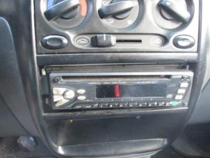 Gebruikte Radio CD Speler Chevrolet Matiz 0.8 S,SE Prijs € 50,00 Margeregeling aangeboden door Boekholt autodemontage B.V