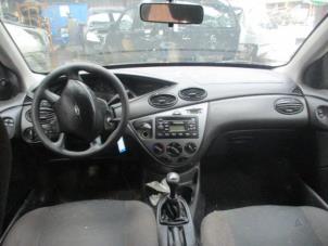 Gebruikte Airbag rechts (Dashboard) Ford Focus 1 Wagon 1.4 16V Prijs € 65,00 Margeregeling aangeboden door Boekholt autodemontage B.V