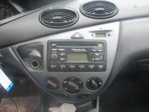 Gebruikte Radio CD Speler Ford Focus 1 Wagon 1.4 16V Prijs € 50,00 Margeregeling aangeboden door Boekholt autodemontage B.V