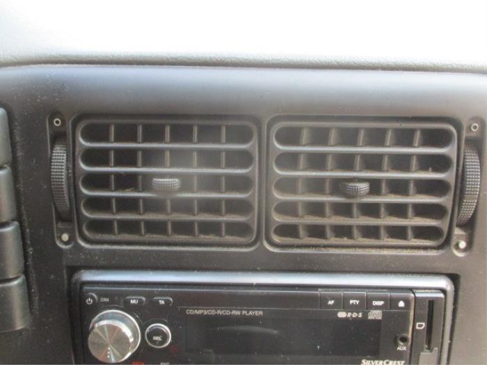 Radio CD Speler van een Seat Arosa (6H1) 1.4 MPi 2000