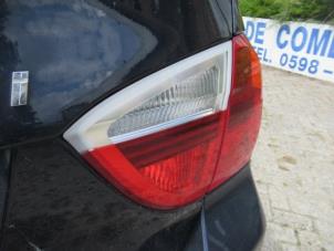 Gebruikte Achterlicht rechts BMW 3 serie Touring (E91) 318i 16V Prijs € 45,00 Margeregeling aangeboden door Boekholt autodemontage B.V