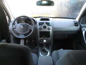 Gebruikte Dashboard Renault Megane II (BM/CM) 1.4 16V 98 Prijs € 75,00 Margeregeling aangeboden door Boekholt autodemontage B.V