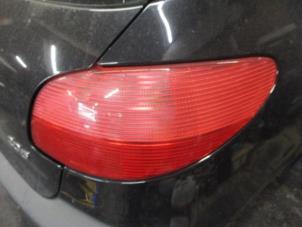 Gebruikte Achterlicht rechts Peugeot 206 (2A/C/H/J/S) 1.4 XR,XS,XT,Gentry Prijs op aanvraag aangeboden door Boekholt autodemontage B.V