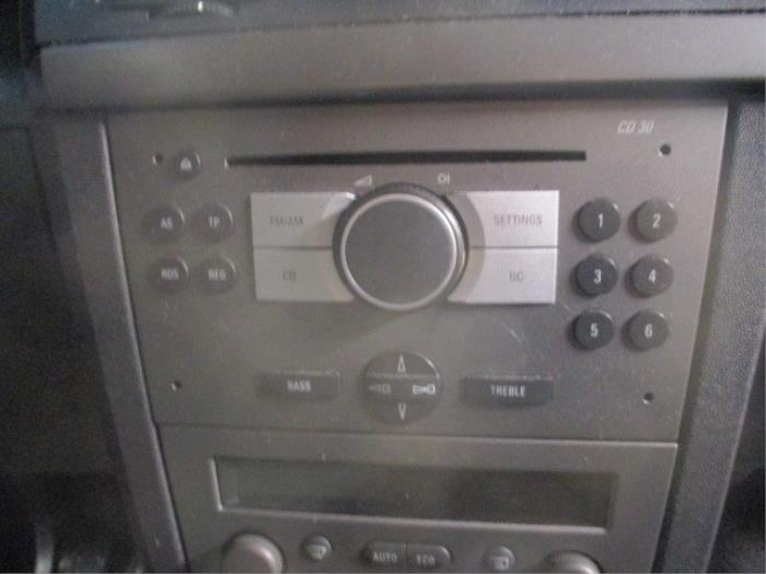 Radio CD Speler van een Opel Meriva 1.6 16V 2006
