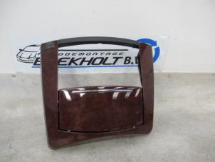 Gebruikte Asbak voor Cadillac CTS I 3.6 V6 24V Prijs € 39,00 Margeregeling aangeboden door Boekholt autodemontage B.V