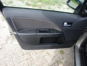 Gebruikte Deurbekleding 4Deurs links-voor Ford Mondeo III Wagon 1.8 16V Prijs € 50,00 Margeregeling aangeboden door Boekholt autodemontage B.V