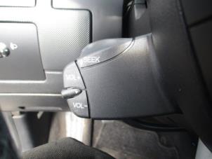 Gebruikte Radiobediening Stuur Ford Mondeo III Wagon 1.8 16V Prijs op aanvraag aangeboden door Boekholt autodemontage B.V