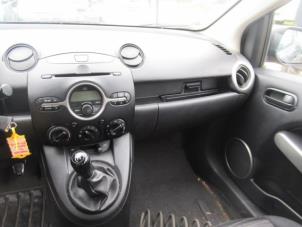 Gebruikte Airbag rechts (Dashboard) Mazda 2 (DE) 1.4 CDVi 16V Prijs € 75,00 Margeregeling aangeboden door Boekholt autodemontage B.V
