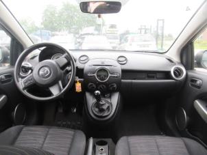 Gebruikte Dashboard Mazda 2 (DE) 1.4 CDVi 16V Prijs € 200,00 Margeregeling aangeboden door Boekholt autodemontage B.V