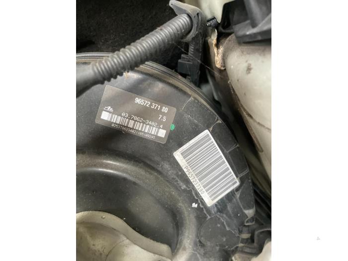 Gebruikte Rembol Peugeot 407 SW (6E) 1.8 16V Prijs € 50,00 Margeregeling aangeboden door Boekholt autodemontage B.V
