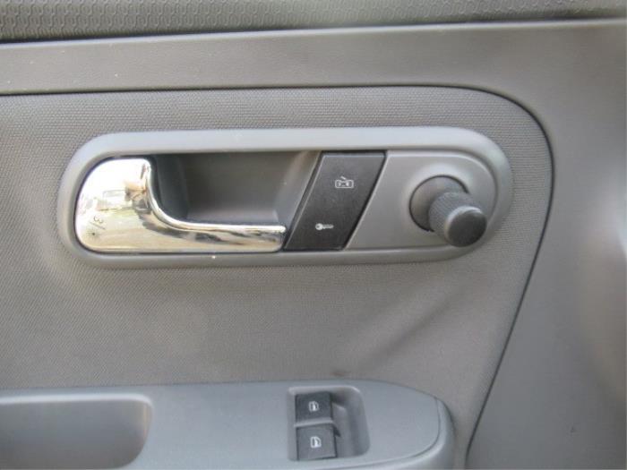 Spiegel Schakelaar van een Seat Ibiza III (6L1) 1.4 16V 85 2007