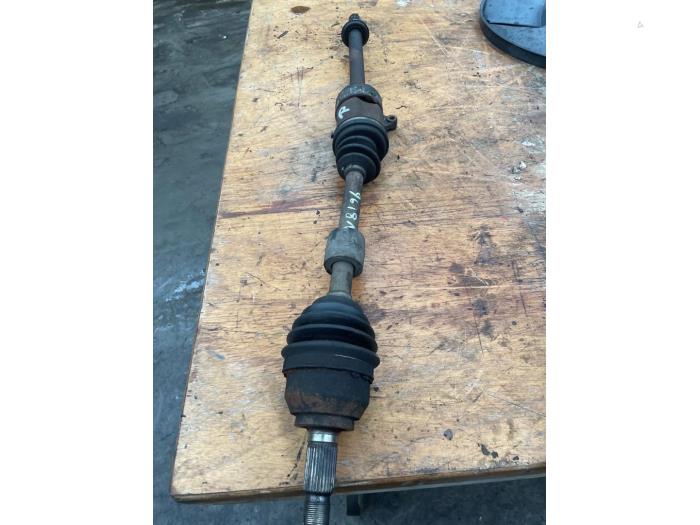 Gebruikte Aandrijfas links-voor MG ZT 2.5 V6 190 Prijs € 75,00 Margeregeling aangeboden door Boekholt autodemontage B.V