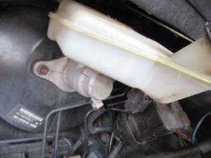 Gebruikte Remvloeistof reservoir Ford Fiesta 5 (JD/JH) 1.4 16V Prijs € 35,00 Margeregeling aangeboden door Boekholt autodemontage B.V