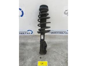 Gebruikte Mac Phersonpoot links-voor Opel Insignia Sports Tourer 2.0 CDTI 16V 160 Ecotec Prijs € 75,00 Margeregeling aangeboden door Boekholt autodemontage B.V