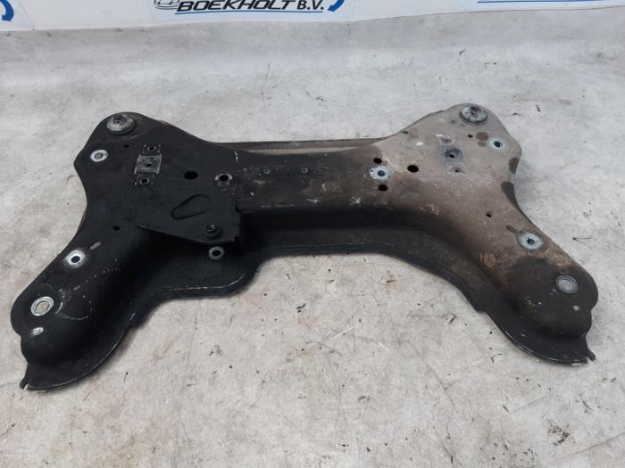 Gebruikte Subframe Opel Vivaro B 1.6 CDTI 90 Prijs € 125,00 Margeregeling aangeboden door Boekholt autodemontage B.V