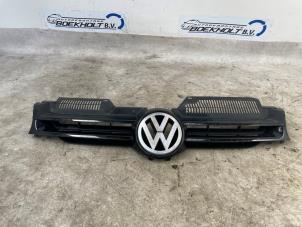 Gebruikte Grille Volkswagen Golf V (1K1) 1.6 Prijs € 35,00 Margeregeling aangeboden door Boekholt autodemontage B.V
