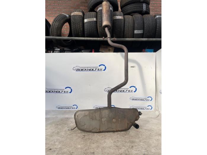 Gebruikte Uitlaat Middendemper Volkswagen Golf V (1K1) 1.6 Prijs € 50,00 Margeregeling aangeboden door Boekholt autodemontage B.V