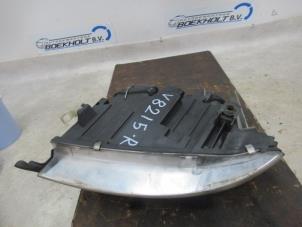 Gebruikte Koplamp rechts Audi A6 Avant (C5) 2.5 TDI V6 24V Prijs € 55,00 Margeregeling aangeboden door Boekholt autodemontage B.V