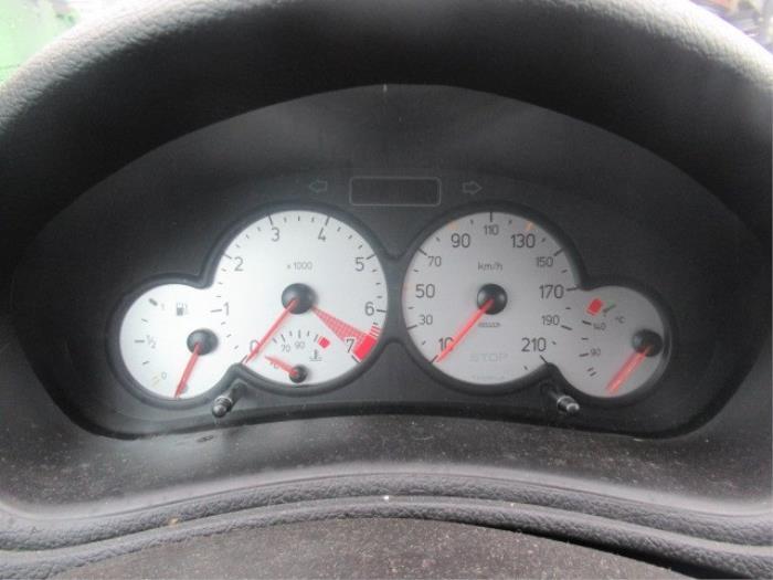 Cockpit van een Peugeot 206 SW (2E/K) 1.4 16V 2004