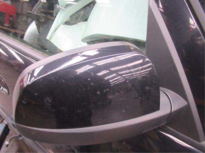 Buitenspiegel rechts van een Opel Meriva 1.6 16V 2006