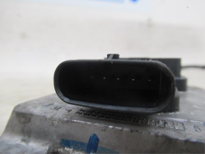 Nox sensor van een Mercedes-Benz E (C207) E-350 CGI V6 24V 2009