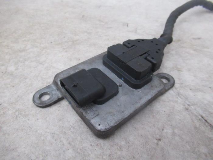 Nox sensor van een Mercedes-Benz E (C207) E-350 CGI V6 24V 2009