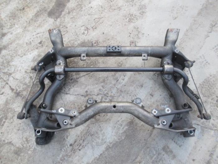 Gebruikte Subframe Mercedes E (C207) E-350 CGI V6 24V Prijs € 199,00 Margeregeling aangeboden door Boekholt autodemontage B.V