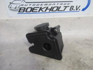 Gebruikte Servo Oliereservoir Mercedes E (C207) E-350 CGI V6 24V Prijs € 39,00 Margeregeling aangeboden door Boekholt autodemontage B.V