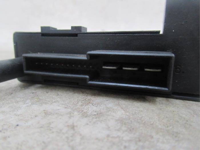 Comfort Module van een Mercedes-Benz E Combi (S210) 2.2 E-220 CDI 16V 2001