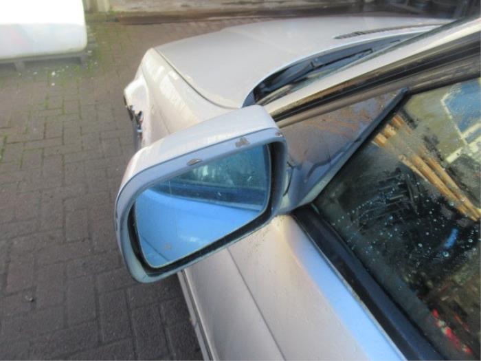 Buitenspiegel links van een BMW 3 serie (E46/4) 316i 2000