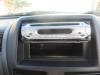 Radio CD Speler van een Suzuki Liana (ERC/ERD/RH4), 2001 / 2008 1.6 MPi 16V, Hatchback, 4Dr, Benzine, 1.586cc, 76kW (103pk), FWD, M16A, 2001-07 / 2008-04, ERC31 2001