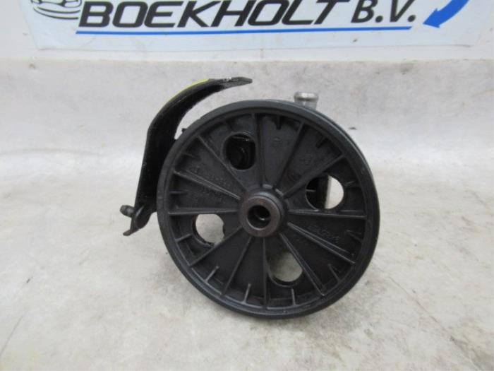 Gebruikte Servopomp Volvo V40 (VW) 1.8 16V Prijs € 49,00 Margeregeling aangeboden door Boekholt autodemontage B.V