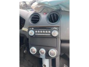 Gebruikte Radio CD Speler Mitsubishi Colt (Z2/Z3) 1.3 16V Prijs € 49,00 Margeregeling aangeboden door Boekholt autodemontage B.V