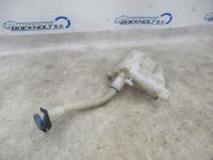 Gebruikte Ruitensproeiertank voor Citroen C4 Grand Picasso (UA) 2.0 16V Autom. Prijs € 35,00 Margeregeling aangeboden door Boekholt autodemontage B.V