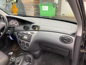 Gebruikte Dashboard Ford Focus 1 1.6 16V Prijs € 150,00 Margeregeling aangeboden door Boekholt autodemontage B.V