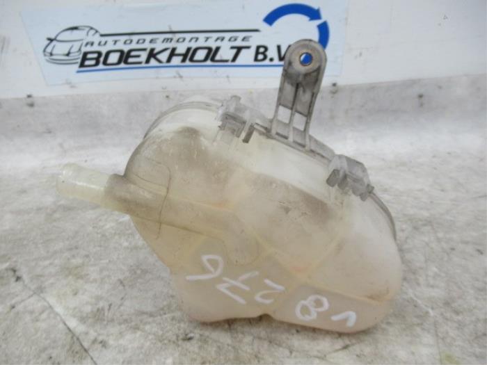 Koelvloeistof Reservoir van een Opel Corsa D 1.3 CDTi 16V ecoFLEX 2011