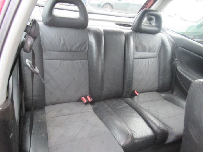 Hoofdsteun van een Seat Ibiza II (6K1) 1.4 16V 2001