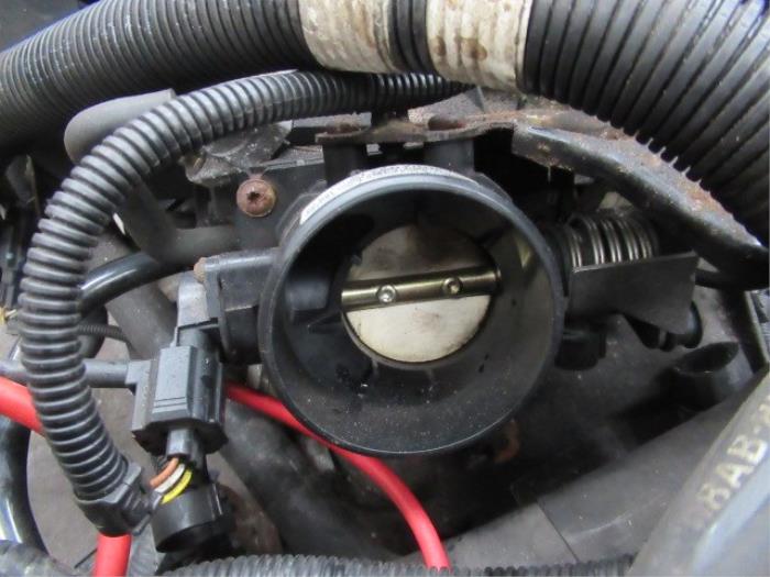 Gebruikte Gasklephuis Ford Focus 1 1.6 16V Prijs € 29,00 Margeregeling aangeboden door Boekholt autodemontage B.V