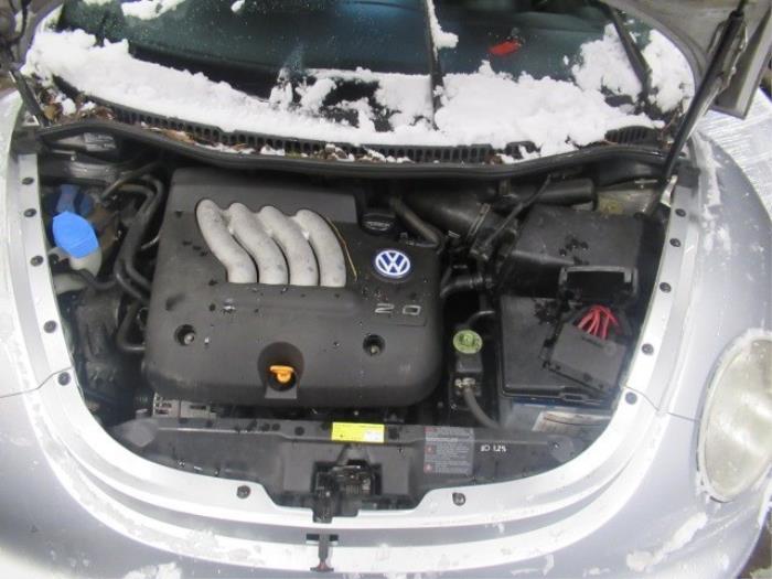 Motor Beschermplaat van een Volkswagen New Beetle (9C1/9G1) 2.0 1999